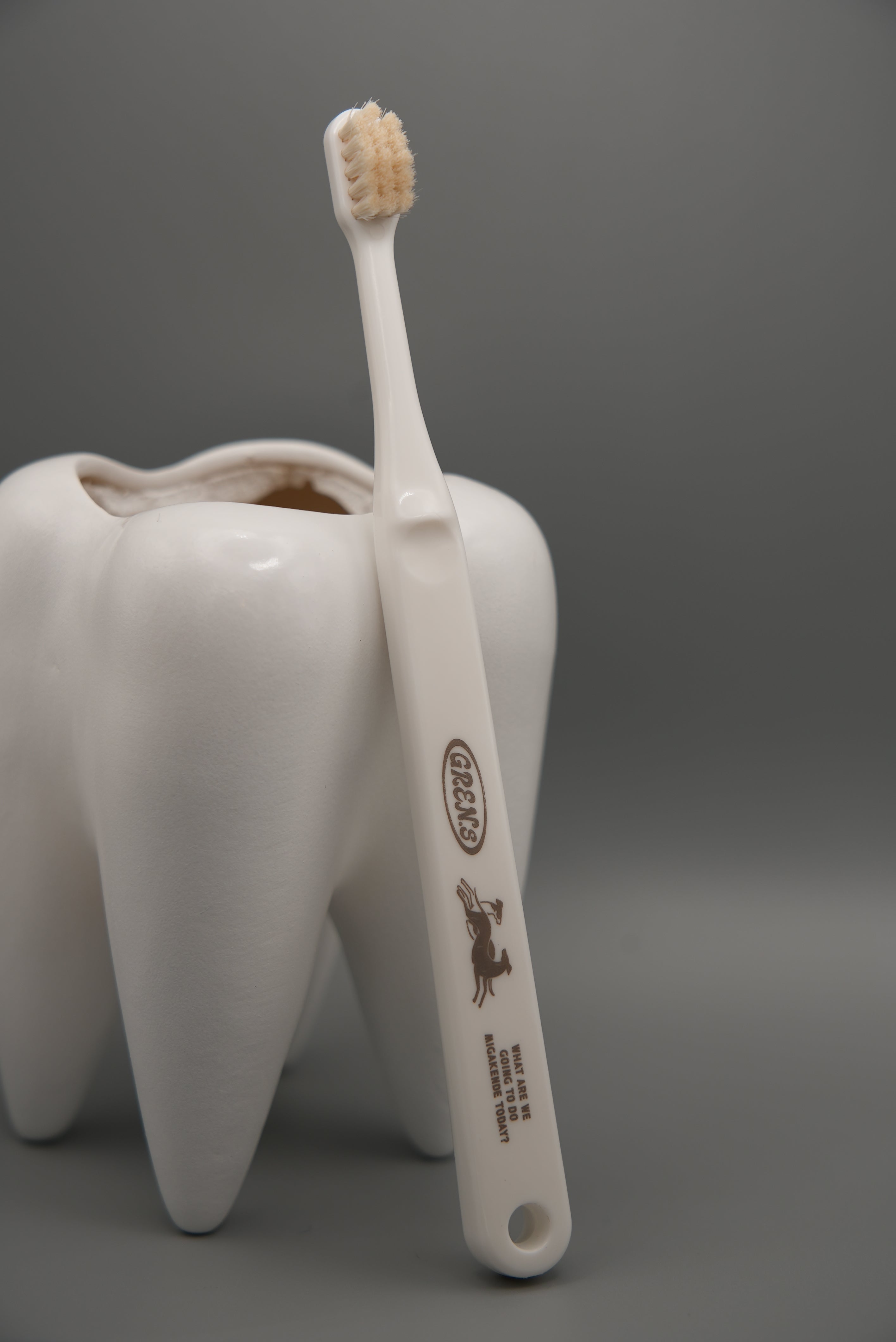 柔らかい天然毛歯ブラシGREN.s×ミガケンデ　小型犬用山型ヘッド（ヤギ）